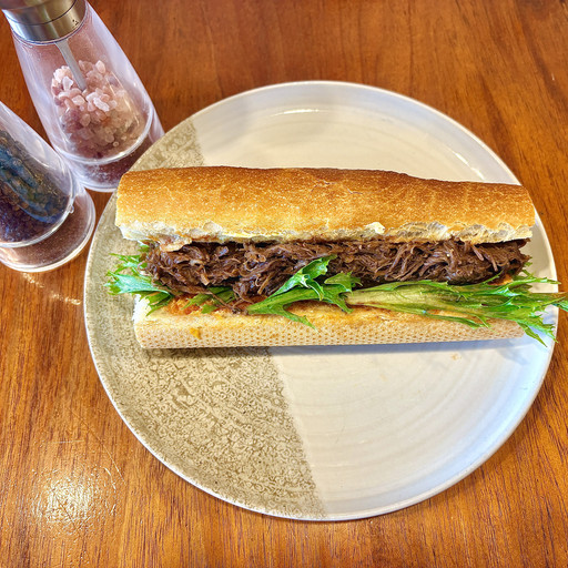 Pulled Beef Baguette